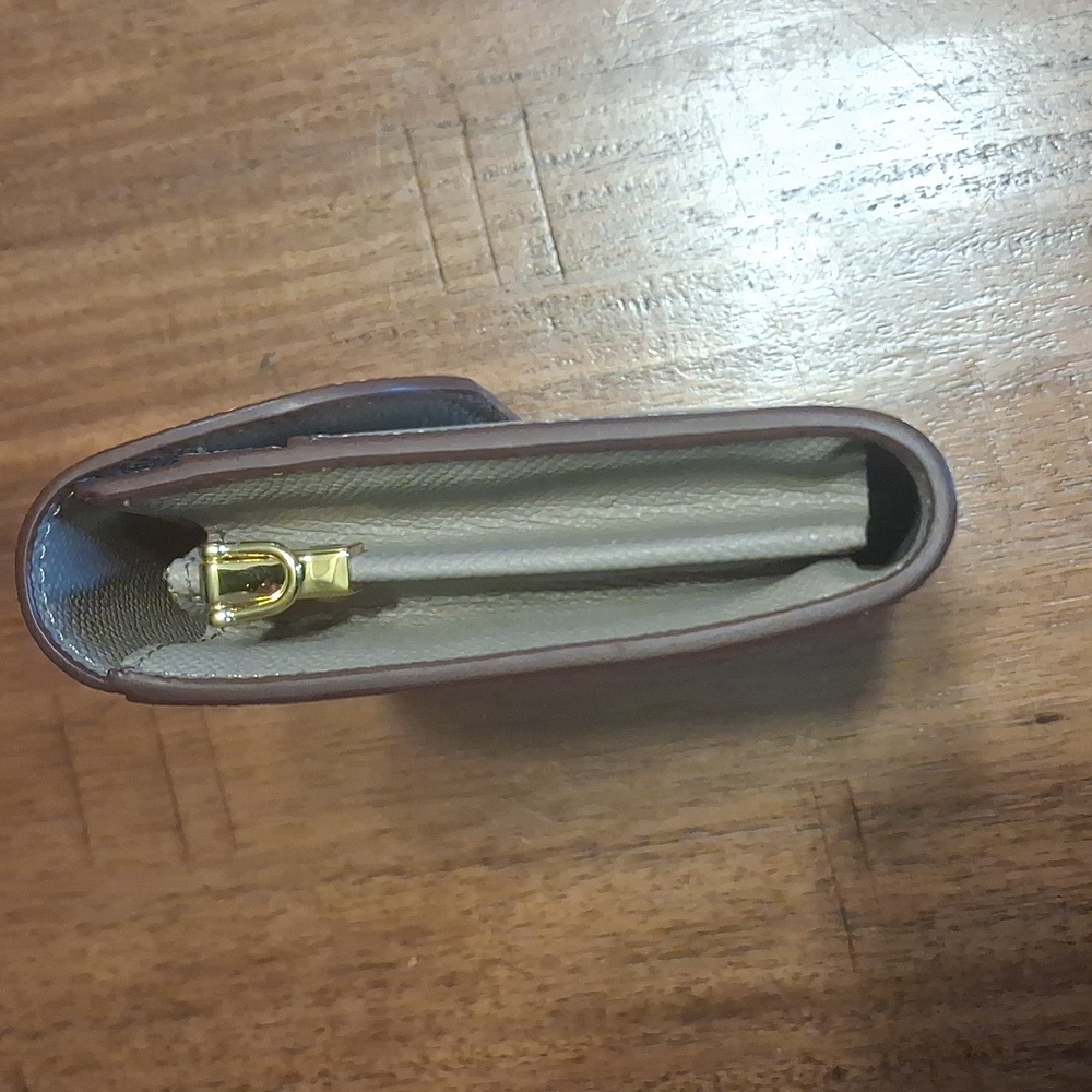 Constance Wallet in Light Gray with Gold Hardware - Picture 5 of 11